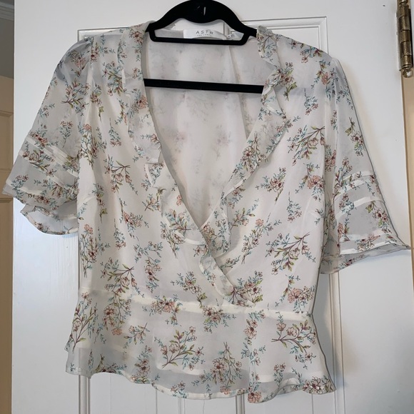 ASTR The Label Wrap Front Ruffle Top - Picture 6 of 6